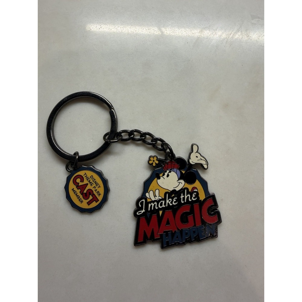 Disney Cast Member Exclusive Minnie Mouse I Make Magic Happen Keychain Theme Pk